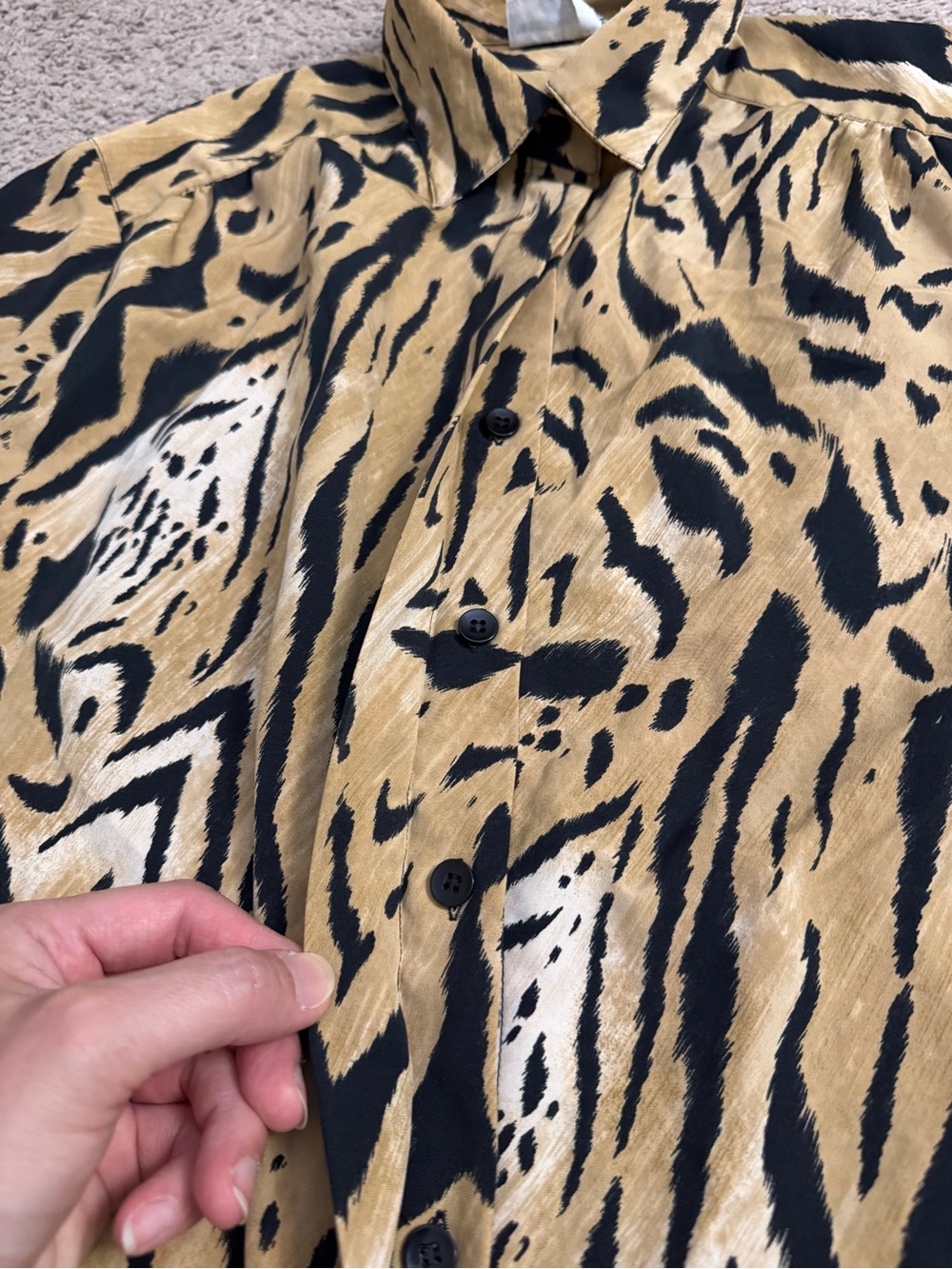 Vintage Alfred Dunner Button Down Shirt Women size M/L Animal Collar Long Top - Picture 14 of 16